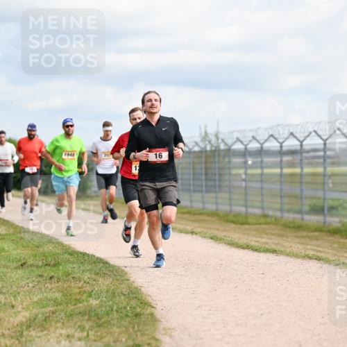 14.09.2025 - Airport Race Dr. Thomas Lammeyer http://msf.ph/oto/8862385 14.09.2025 12:01:22 Laufen 1948, 207, 16 meine-sportfotos.de