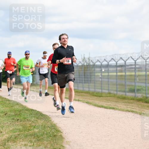 14.09.2025 - Airport Race Dr. Thomas Lammeyer http://msf.ph/oto/8862388 14.09.2025 12:01:22 Laufen 1948, 3071, 1, 16 meine-sportfotos.de