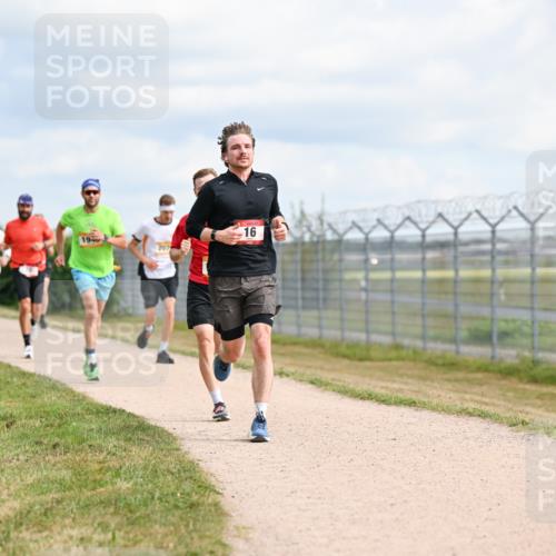 14.09.2025 - Airport Race Dr. Thomas Lammeyer http://msf.ph/oto/8862391 14.09.2025 12:01:23 Laufen 16, 1940 meine-sportfotos.de