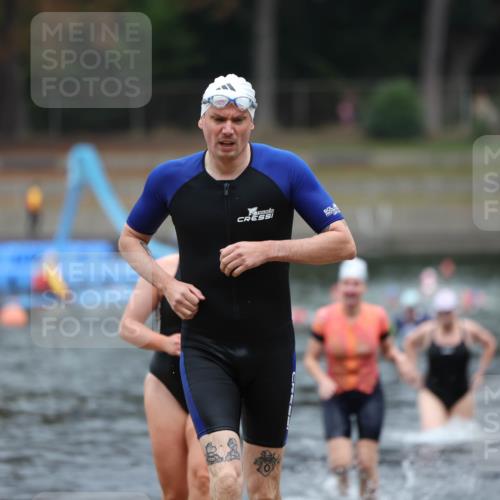 14.09.2025 - Stadtparktriathlon Michael Strokosch http://msf.ph/oto/8862419 14.09.2025 09:50:41 Schwimmen 535, 539, 566, 589, 592 meine-sportfotos.de