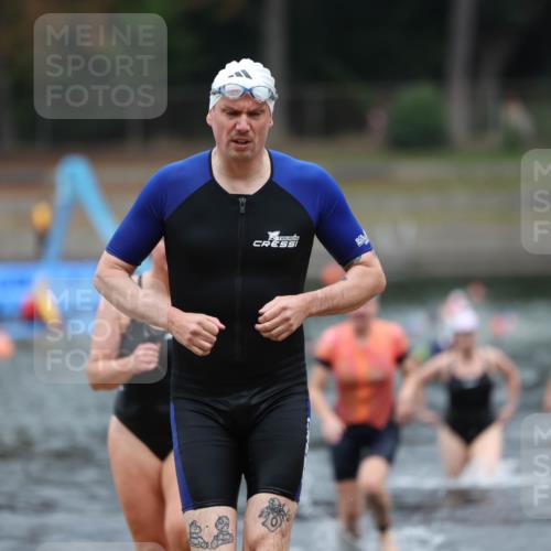 14.09.2025 - Stadtparktriathlon Michael Strokosch http://msf.ph/oto/8862422 14.09.2025 09:50:41 Schwimmen 535, 539, 566, 589, 592 meine-sportfotos.de