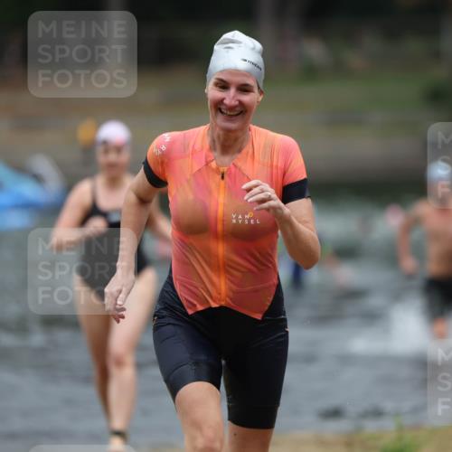 14.09.2025 - Stadtparktriathlon Michael Strokosch http://msf.ph/oto/8862439 14.09.2025 09:50:47 Schwimmen 535, 539, 566, 589, 611 meine-sportfotos.de