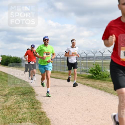 14.09.2025 - Airport Race Dr. Thomas Lammeyer http://msf.ph/oto/8862476 14.09.2025 12:01:27 Laufen 70, 1948, 2075, 1213 meine-sportfotos.de