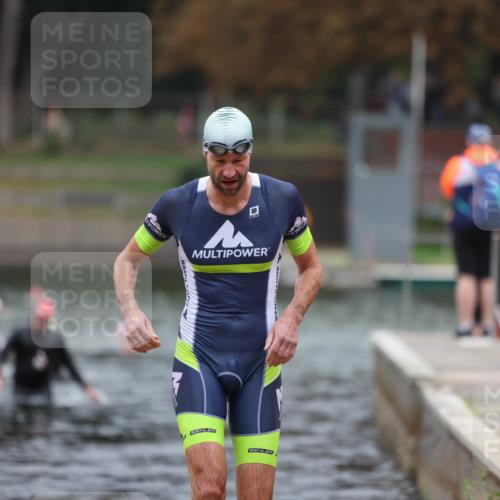 14.09.2025 - Stadtparktriathlon Michael Strokosch http://msf.ph/oto/8862481 14.09.2025 09:51:07 Schwimmen 590 meine-sportfotos.de
