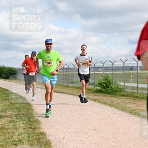 14.09.2025 - Airport Race Dr. Thomas Lammeyer http://msf.ph/oto/8862482 14.09.2025 12:01:27 Laufen 70, 1948, 2075, 121 meine-sportfotos.de