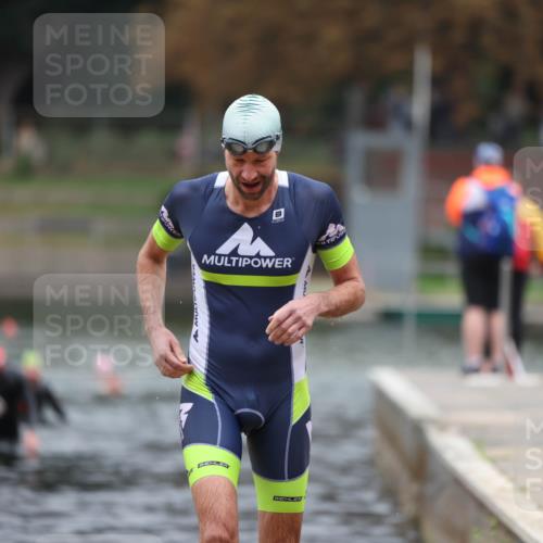 14.09.2025 - Stadtparktriathlon Michael Strokosch http://msf.ph/oto/8862484 14.09.2025 09:51:07 Schwimmen 590 meine-sportfotos.de