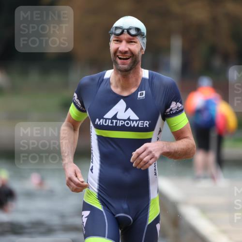 14.09.2025 - Stadtparktriathlon Michael Strokosch http://msf.ph/oto/8862487 14.09.2025 09:51:09 Schwimmen 590 meine-sportfotos.de