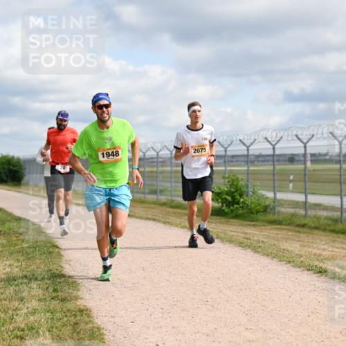 14.09.2025 - Airport Race Dr. Thomas Lammeyer http://msf.ph/oto/8862488 14.09.2025 12:01:27 Laufen 70, 1948, 2075 meine-sportfotos.de