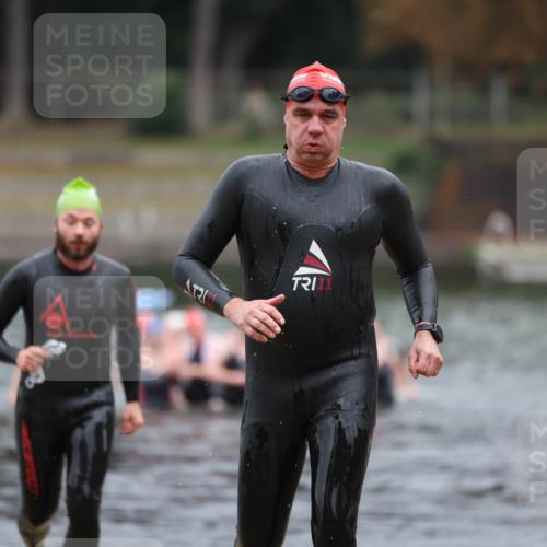 14.09.2025 - Stadtparktriathlon Michael Strokosch http://msf.ph/oto/8862512 14.09.2025 09:51:25 Schwimmen 542, 581 meine-sportfotos.de