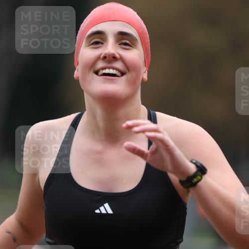 14.09.2025 - Stadtparktriathlon Michael Strokosch http://msf.ph/oto/8862564 14.09.2025 09:51:51 Schwimmen 518, 568, 582 meine-sportfotos.de