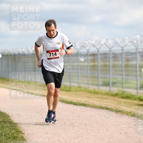 14.09.2025 - Airport Race Dr. Thomas Lammeyer http://msf.ph/oto/8862595 14.09.2025 12:01:36 Laufen 714 meine-sportfotos.de