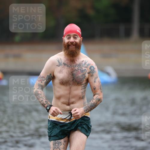 14.09.2025 - Stadtparktriathlon Michael Strokosch http://msf.ph/oto/8862602 14.09.2025 09:52:28 Schwimmen 586 meine-sportfotos.de