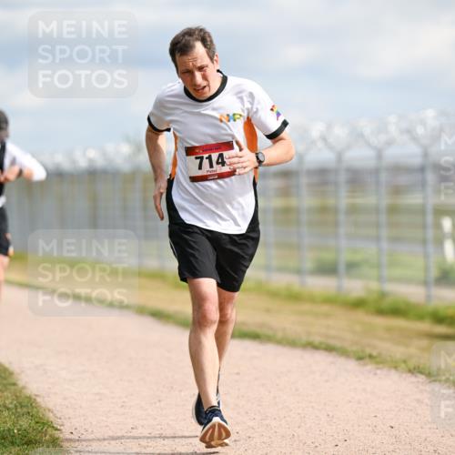 14.09.2025 - Airport Race Dr. Thomas Lammeyer http://msf.ph/oto/8862612 14.09.2025 12:01:37 Laufen 714 meine-sportfotos.de