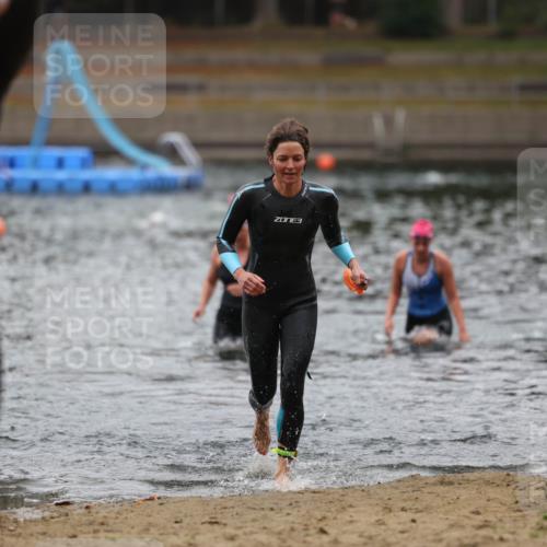 14.09.2025 - Stadtparktriathlon Michael Strokosch http://msf.ph/oto/8862671 14.09.2025 10:09:41 Schwimmen 681, 706, 717 meine-sportfotos.de