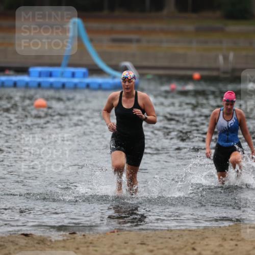 14.09.2025 - Stadtparktriathlon Michael Strokosch http://msf.ph/oto/8862687 14.09.2025 10:09:47 Schwimmen 624, 681, 706 meine-sportfotos.de