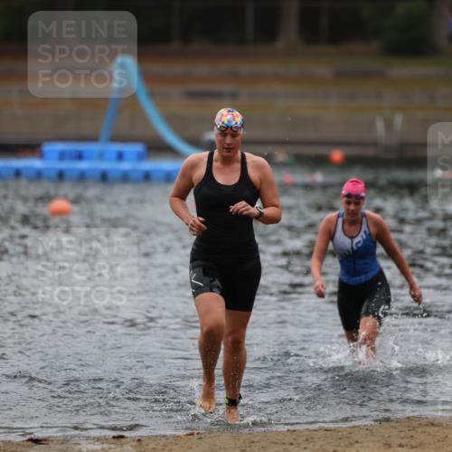 14.09.2025 - Stadtparktriathlon Michael Strokosch http://msf.ph/oto/8862697 14.09.2025 10:09:48 Schwimmen 624, 681, 706 meine-sportfotos.de