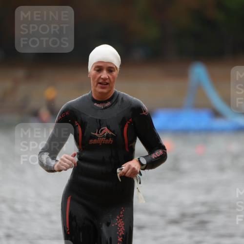 14.09.2025 - Stadtparktriathlon Michael Strokosch http://msf.ph/oto/8862738 14.09.2025 10:10:25 Schwimmen 642, 718 meine-sportfotos.de