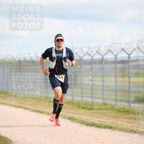 14.09.2025 - Airport Race Dr. Thomas Lammeyer http://msf.ph/oto/8862754 14.09.2025 12:01:56 Laufen 1571 meine-sportfotos.de