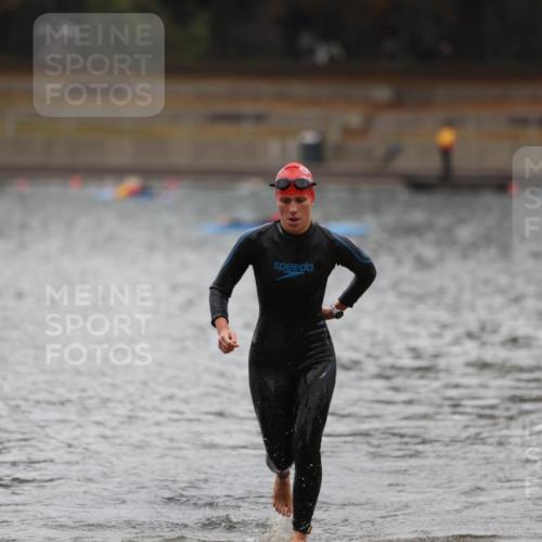 14.09.2025 - Stadtparktriathlon Michael Strokosch http://msf.ph/oto/8862772 14.09.2025 10:11:07 Schwimmen 628, 664, 674 meine-sportfotos.de