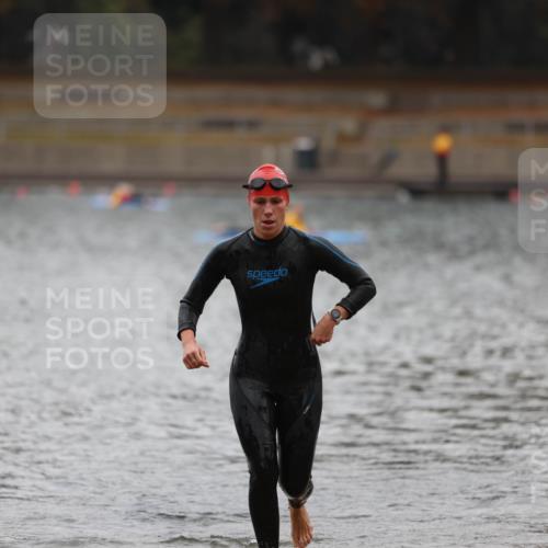 14.09.2025 - Stadtparktriathlon Michael Strokosch http://msf.ph/oto/8862774 14.09.2025 10:11:08 Schwimmen 628, 664, 674 meine-sportfotos.de