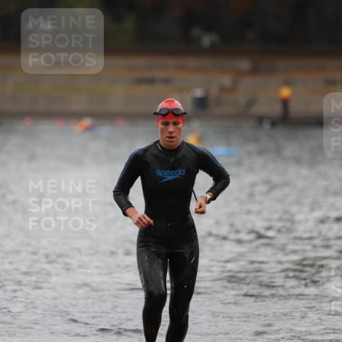 14.09.2025 - Stadtparktriathlon Michael Strokosch http://msf.ph/oto/8862775 14.09.2025 10:11:08 Schwimmen 628, 664, 674 meine-sportfotos.de