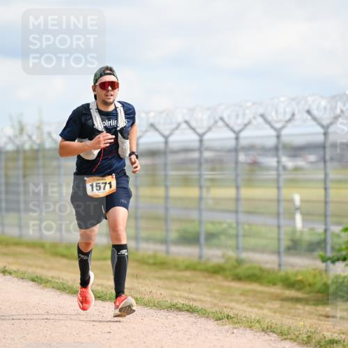 14.09.2025 - Airport Race Dr. Thomas Lammeyer http://msf.ph/oto/8862776 14.09.2025 12:01:57 Laufen 1571 meine-sportfotos.de