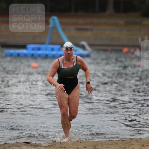 14.09.2025 - Stadtparktriathlon Michael Strokosch http://msf.ph/oto/8862783 14.09.2025 10:11:15 Schwimmen 628, 674 meine-sportfotos.de