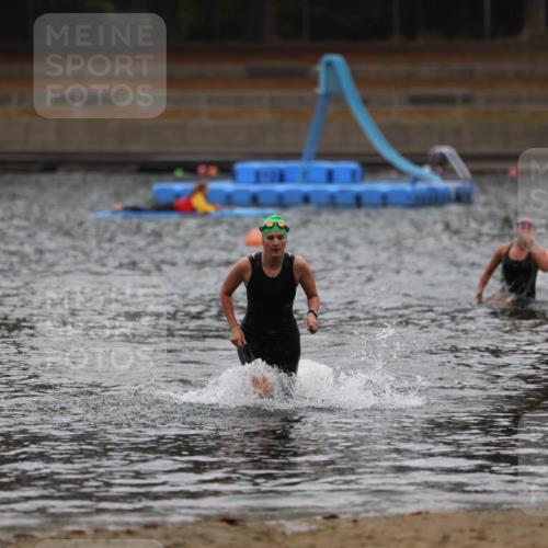 14.09.2025 - Stadtparktriathlon Michael Strokosch http://msf.ph/oto/8862792 14.09.2025 10:11:51 Schwimmen 630 meine-sportfotos.de