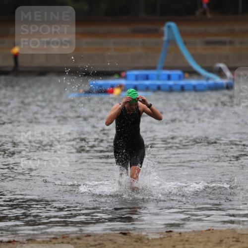 14.09.2025 - Stadtparktriathlon Michael Strokosch http://msf.ph/oto/8862795 14.09.2025 10:11:52 Schwimmen 630 meine-sportfotos.de