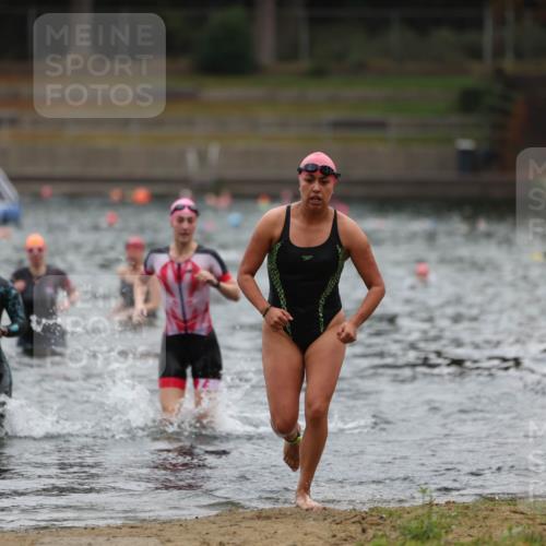 14.09.2025 - Stadtparktriathlon Michael Strokosch http://msf.ph/oto/8862818 14.09.2025 10:12:06 Schwimmen 622, 651, 662 meine-sportfotos.de