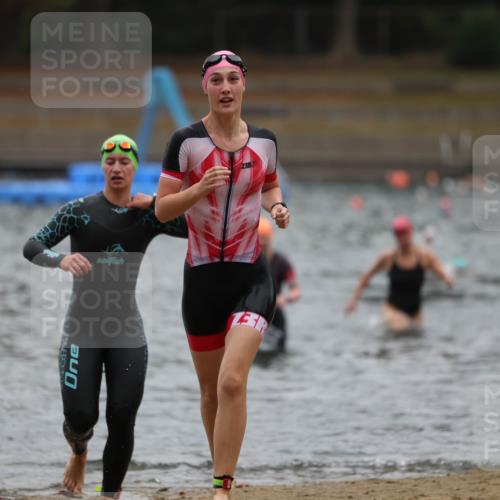 14.09.2025 - Stadtparktriathlon Michael Strokosch http://msf.ph/oto/8862837 14.09.2025 10:12:11 Schwimmen 622, 651, 662, 667, 676 meine-sportfotos.de