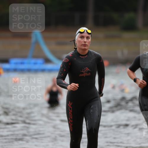 14.09.2025 - Stadtparktriathlon Michael Strokosch http://msf.ph/oto/8862917 14.09.2025 10:12:57 Schwimmen 633, 665 meine-sportfotos.de