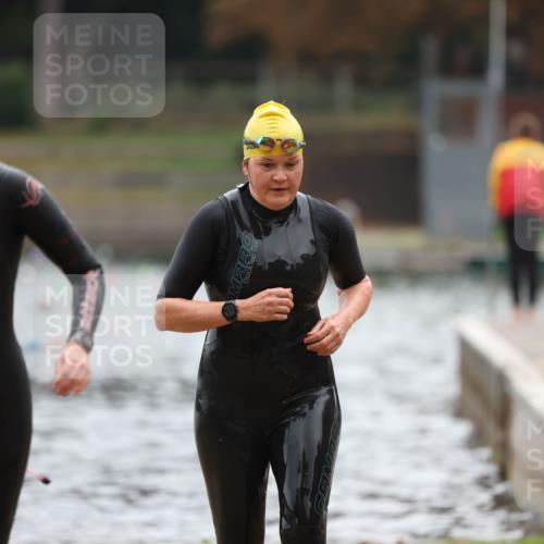 14.09.2025 - Stadtparktriathlon Michael Strokosch http://msf.ph/oto/8862922 14.09.2025 10:12:58 Schwimmen 633, 665 meine-sportfotos.de
