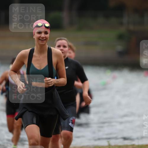 14.09.2025 - Stadtparktriathlon Michael Strokosch http://msf.ph/oto/8862957 14.09.2025 10:13:25 Schwimmen 637, 641, 661, 677, 688, 695, 702, 716 meine-sportfotos.de