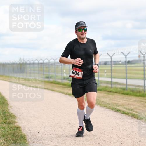 14.09.2025 - Airport Race Dr. Thomas Lammeyer http://msf.ph/oto/8862981 14.09.2025 12:02:25 Laufen 904 meine-sportfotos.de