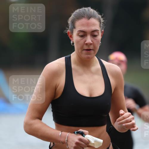 14.09.2025 - Stadtparktriathlon Michael Strokosch http://msf.ph/oto/8863014 14.09.2025 10:13:42 Schwimmen 639, 648, 657, 679, 685, 694 meine-sportfotos.de