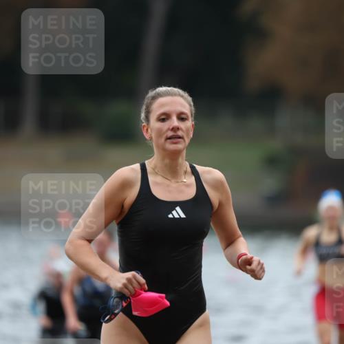 14.09.2025 - Stadtparktriathlon Michael Strokosch http://msf.ph/oto/8863020 14.09.2025 10:13:44 Schwimmen 639, 648, 657, 685, 694, 712 meine-sportfotos.de
