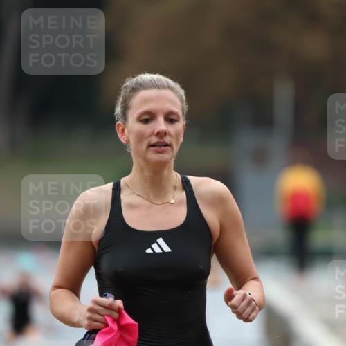 14.09.2025 - Stadtparktriathlon Michael Strokosch http://msf.ph/oto/8863025 14.09.2025 10:13:45 Schwimmen 639, 648, 657, 685, 694, 712 meine-sportfotos.de