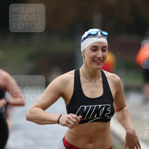 14.09.2025 - Stadtparktriathlon Michael Strokosch http://msf.ph/oto/8863036 14.09.2025 10:13:49 Schwimmen 648, 657, 697, 712 meine-sportfotos.de