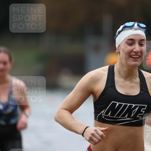 14.09.2025 - Stadtparktriathlon Michael Strokosch http://msf.ph/oto/8863037 14.09.2025 10:13:49 Schwimmen 648, 657, 697, 712 meine-sportfotos.de