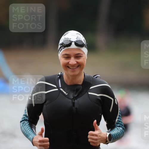 14.09.2025 - Stadtparktriathlon Michael Strokosch http://msf.ph/oto/8863074 14.09.2025 10:13:59 Schwimmen 627, 697, 712 meine-sportfotos.de