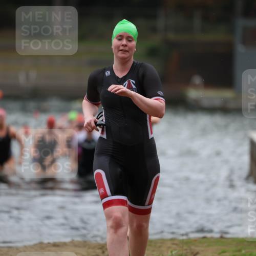 14.09.2025 - Stadtparktriathlon Michael Strokosch http://msf.ph/oto/8863086 14.09.2025 10:14:07 Schwimmen 627, 700, 714 meine-sportfotos.de
