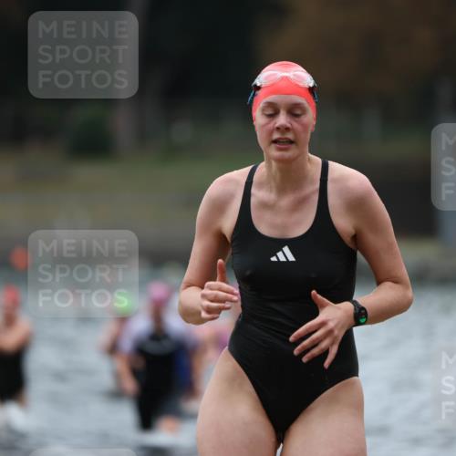 14.09.2025 - Stadtparktriathlon Michael Strokosch http://msf.ph/oto/8863106 14.09.2025 10:14:12 Schwimmen 627, 647, 683, 700, 704, 714, 720 meine-sportfotos.de