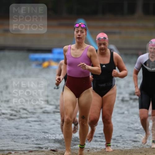 14.09.2025 - Stadtparktriathlon Michael Strokosch http://msf.ph/oto/8863116 14.09.2025 10:14:19 Schwimmen 647, 650, 683, 698, 704, 720 meine-sportfotos.de
