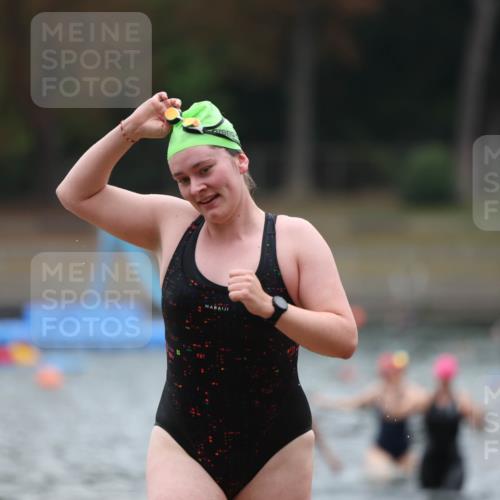 14.09.2025 - Stadtparktriathlon Michael Strokosch http://msf.ph/oto/8863146 14.09.2025 10:14:27 Schwimmen 650, 654, 698, 704, 710, 720 meine-sportfotos.de