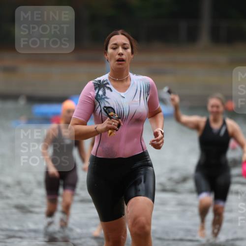 14.09.2025 - Stadtparktriathlon Michael Strokosch http://msf.ph/oto/8863157 14.09.2025 10:14:36 Schwimmen 645, 646, 654, 663, 710 meine-sportfotos.de