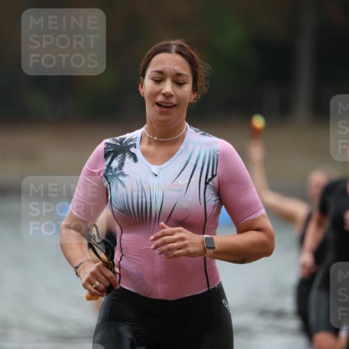14.09.2025 - Stadtparktriathlon Michael Strokosch http://msf.ph/oto/8863161 14.09.2025 10:14:38 Schwimmen 645, 646, 654, 663, 710 meine-sportfotos.de