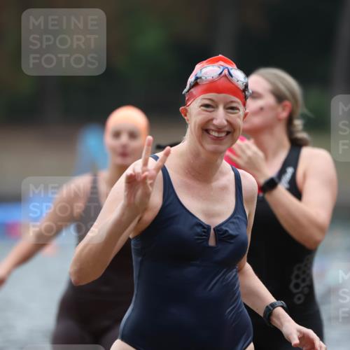 14.09.2025 - Stadtparktriathlon Michael Strokosch http://msf.ph/oto/8863173 14.09.2025 10:14:42 Schwimmen 645, 646, 654, 663, 710 meine-sportfotos.de