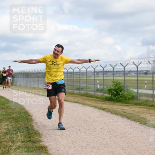 14.09.2025 - Airport Race Dr. Thomas Lammeyer http://msf.ph/oto/8863193 14.09.2025 12:02:45 Laufen 295 meine-sportfotos.de
