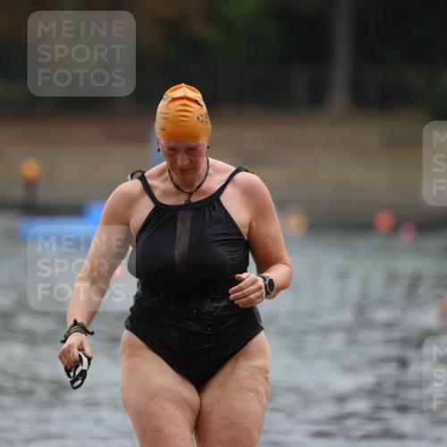 14.09.2025 - Stadtparktriathlon Michael Strokosch http://msf.ph/oto/8863257 14.09.2025 10:16:03 Schwimmen 631, 668 meine-sportfotos.de